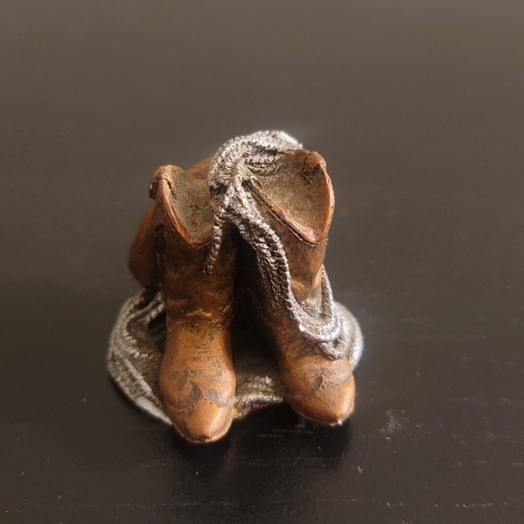 2" Cowboy Hat Boots and Rope Decorative Figure - Picture 2 of 5